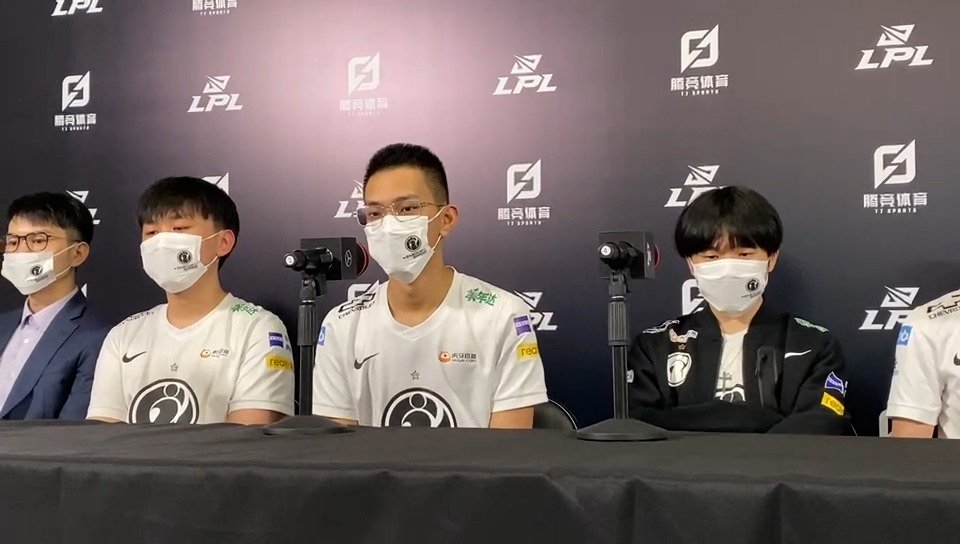  JackeyLove爆冷击败MAD，爆冷引爆全场！